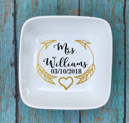 Custom Ring dish, personalized jewelry holder, personalized ring dish, newlyweds gift, bride to be gift, engagement dish