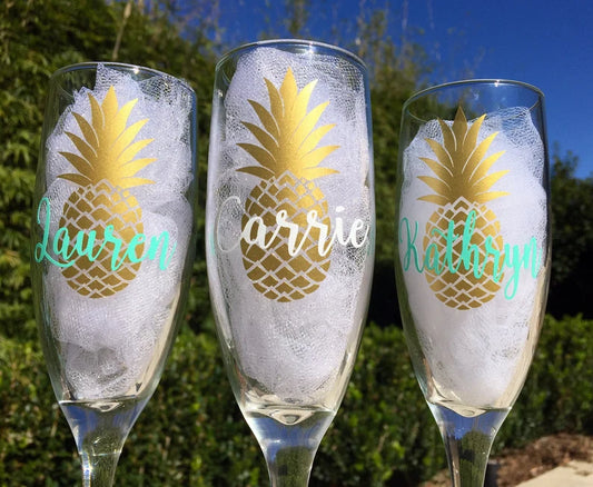 Pineapple Personalized glasses, bridesmaid wineglasses , bridesmaid champagne glasses, stemless champagne glasses, luau glasses, luau party