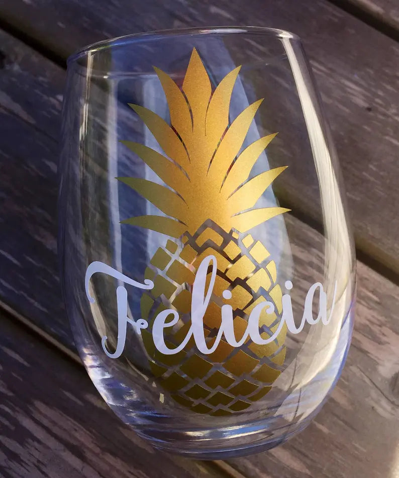 Pineapple Stemless Wine Glasses, Personalized Bridesmaid Wine Glasses Stemless with Gold Pineapple Decal with Name