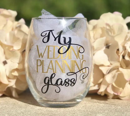 Wedding planning wine glass for bride to be, stemless wine glass engagement gift for bride, future mrs wine glass