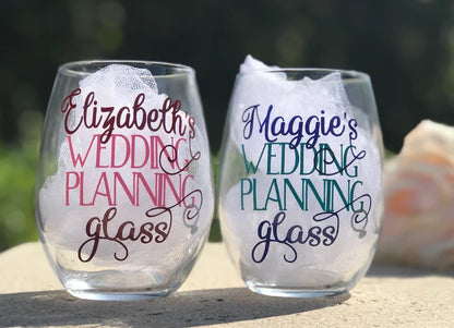 Wedding planning wine glass for bride to be, stemless wine glass engagement gift for bride, future mrs wine glass